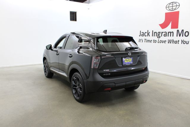 new 2025 Nissan Kicks car, priced at $29,430