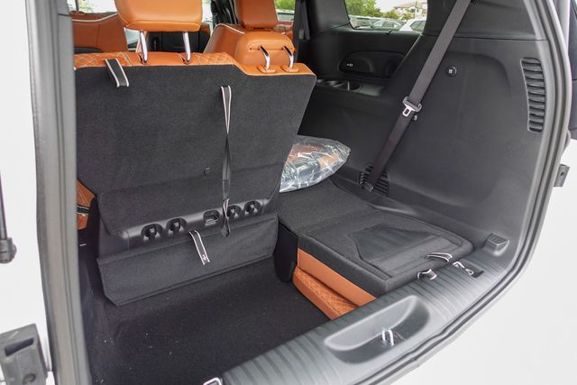 new 2025 Chrysler Pacifica Hybrid car, priced at $51,280
