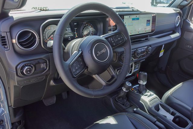 new 2025 Jeep Gladiator car, priced at $46,270