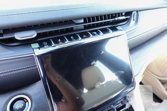 new 2025 Jeep Grand Cherokee car, priced at $47,180