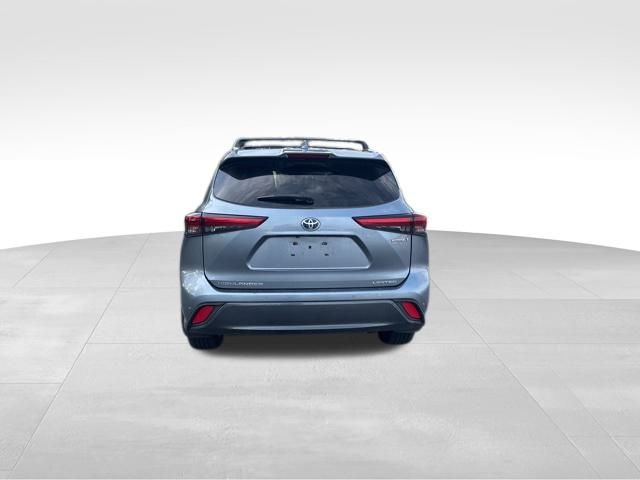 used 2020 Toyota Highlander Hybrid car, priced at $33,499