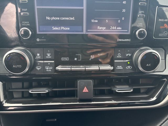 used 2022 Toyota Highlander car, priced at $29,999