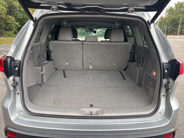 used 2017 Toyota Highlander car, priced at $17,799