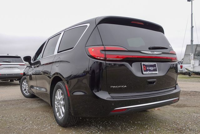 new 2025 Chrysler Pacifica car, priced at $40,645