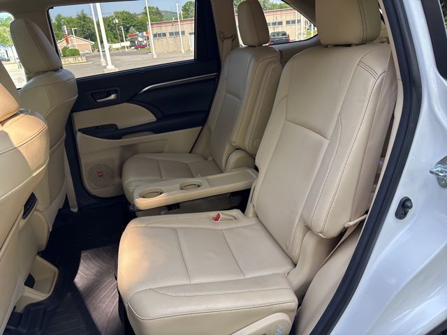 used 2015 Toyota Highlander car, priced at $21,999