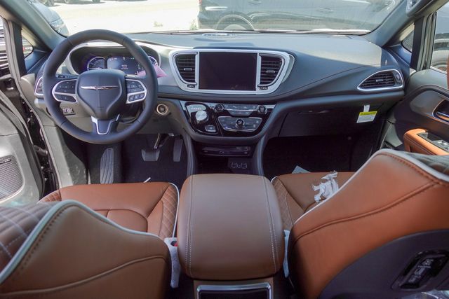 new 2025 Chrysler Pacifica Hybrid car, priced at $47,041