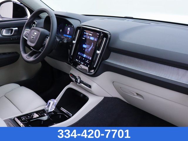 new 2025 Volvo XC40 car, priced at $43,997