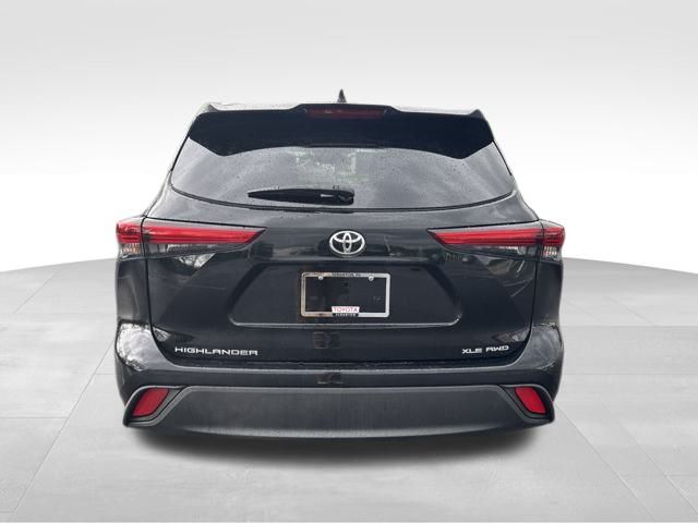 used 2022 Toyota Highlander car, priced at $36,099