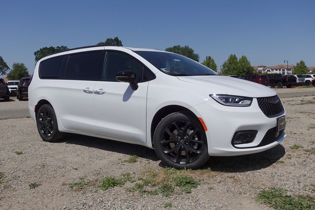 new 2025 Chrysler Pacifica car, priced at $53,494