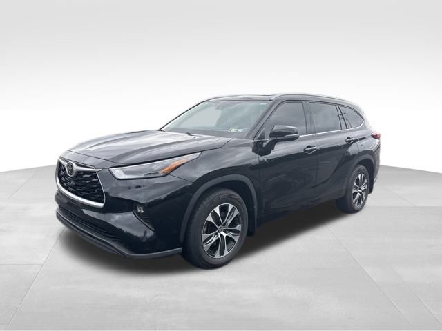 used 2022 Toyota Highlander car, priced at $36,299