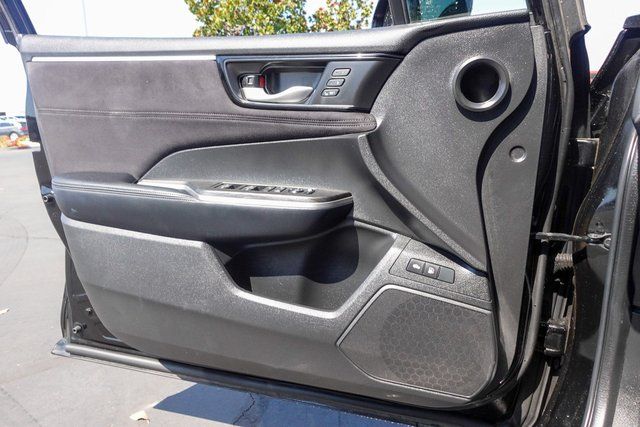used 2018 Honda Clarity Plug-In Hybrid car, priced at $21,399