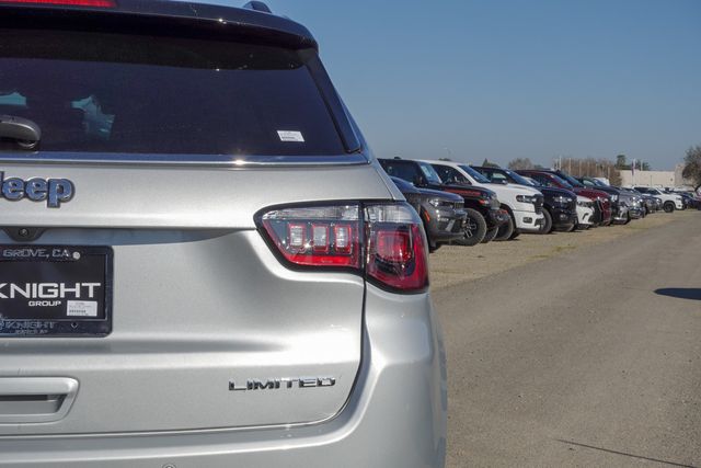 new 2025 Jeep Compass car, priced at $28,935