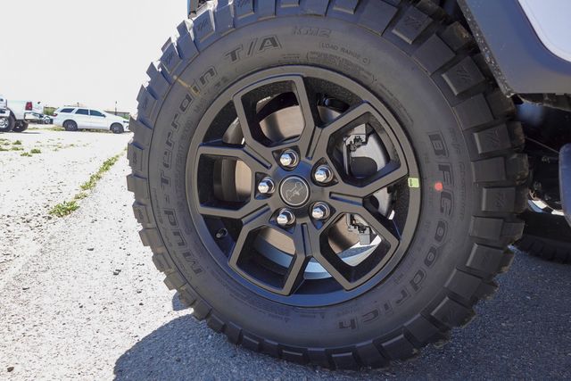 new 2025 Jeep Gladiator car, priced at $43,675