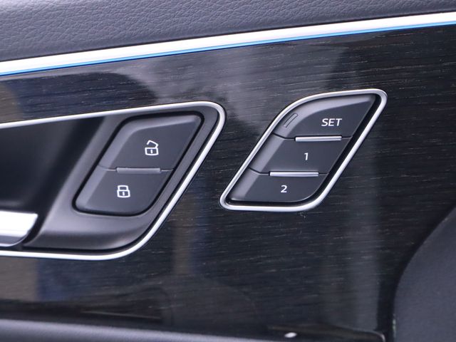new 2025 Audi Q7 car, priced at $73,540