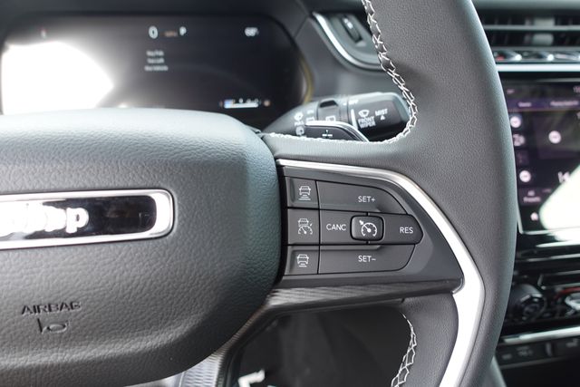 new 2025 Jeep Grand Cherokee car, priced at $34,125