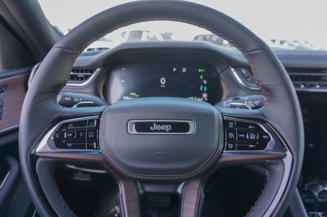 new 2022 Jeep Grand Cherokee car, priced at $54,245