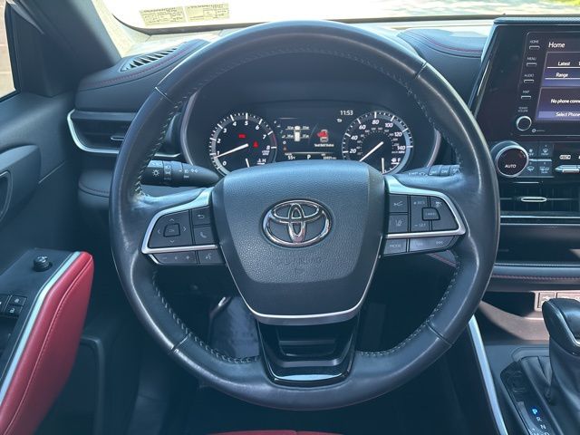 used 2022 Toyota Highlander car, priced at $37,150