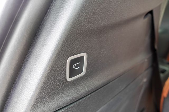new 2025 Chrysler Pacifica Hybrid car, priced at $51,280