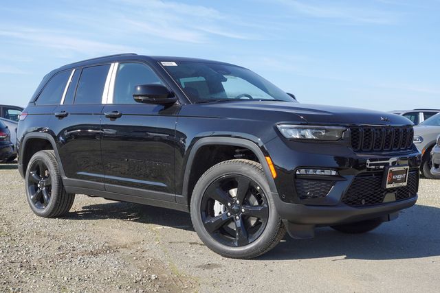 new 2025 Jeep Grand Cherokee car, priced at $53,730