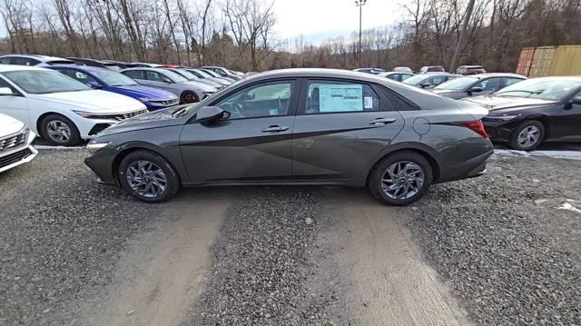 new 2025 Hyundai Elantra Hybrid car, priced at $26,263