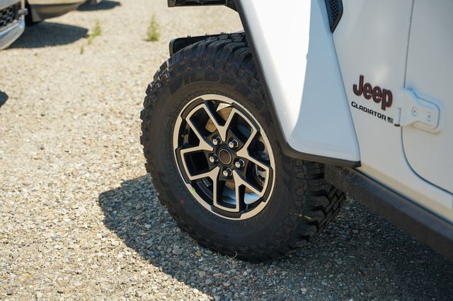new 2025 Jeep Gladiator car, priced at $54,875