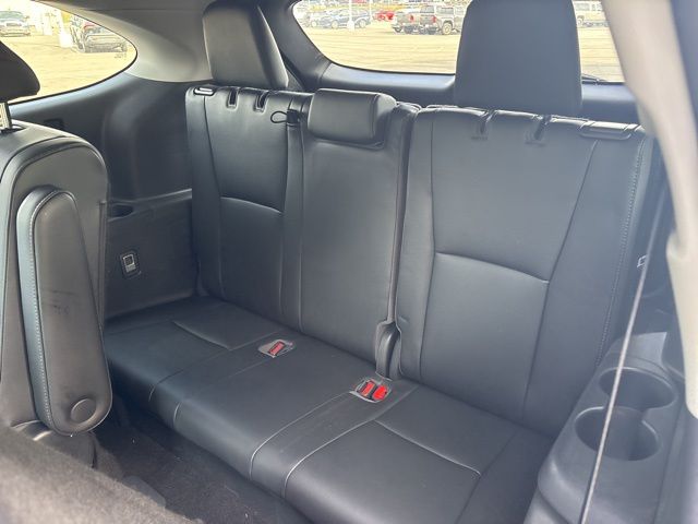 used 2020 Toyota Highlander Hybrid car, priced at $33,499