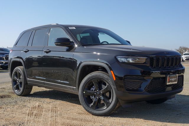 new 2025 Jeep Grand Cherokee car, priced at $40,650