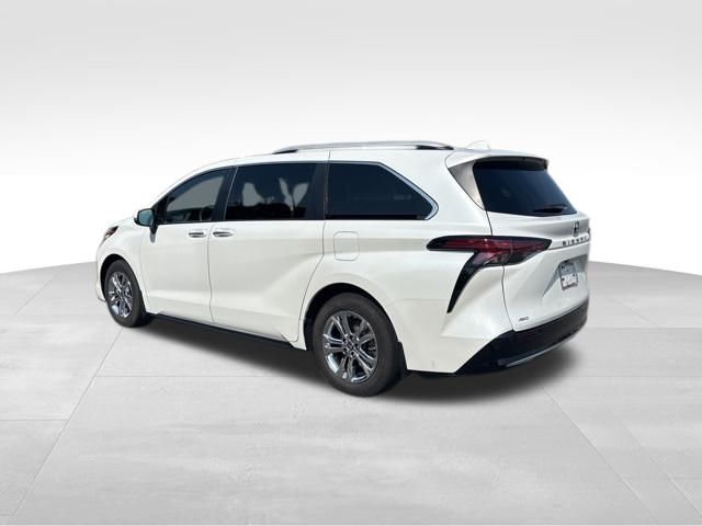 used 2022 Toyota Sienna car, priced at $48,999