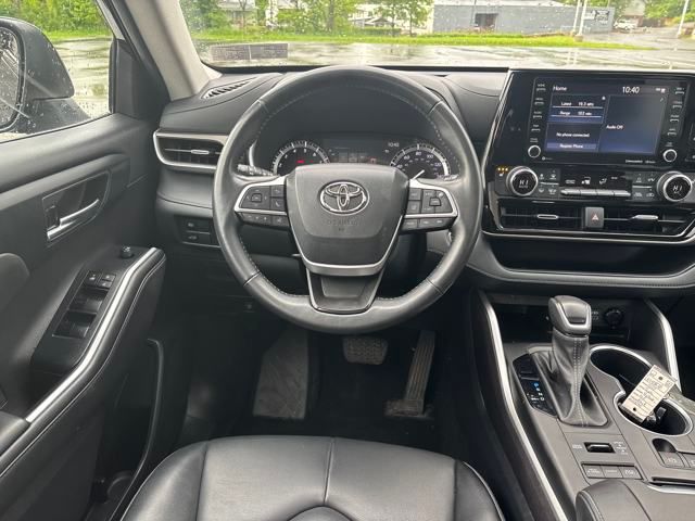 used 2022 Toyota Highlander car, priced at $36,099
