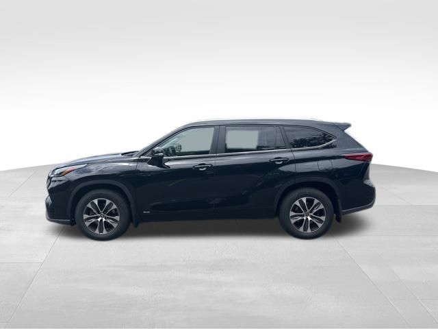 used 2023 Toyota Highlander Hybrid car, priced at $37,999