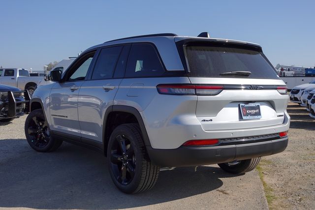 new 2025 Jeep Grand Cherokee car, priced at $47,290