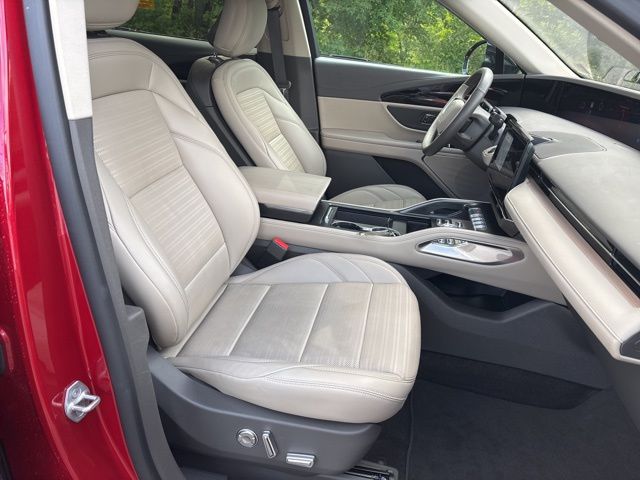 used 2024 Lincoln Nautilus car, priced at $44,999