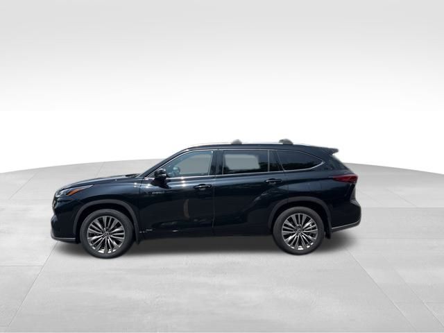 used 2020 Toyota Highlander Hybrid car, priced at $35,488