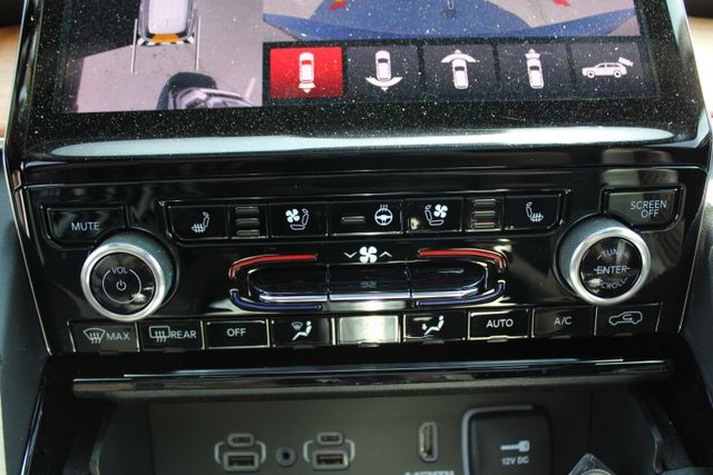 used 2022 Jeep Grand Cherokee car, priced at $40,689