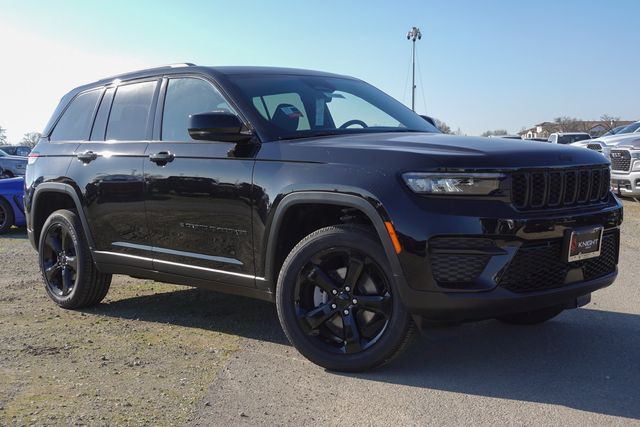 new 2025 Jeep Grand Cherokee car, priced at $44,170