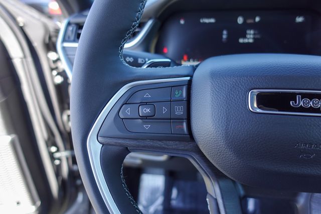new 2025 Jeep Grand Cherokee car, priced at $46,676