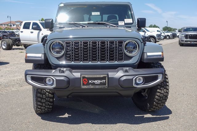 new 2025 Jeep Gladiator car, priced at $46,270