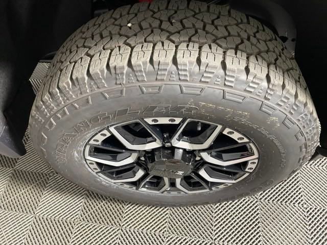 new 2024 GMC Sierra 2500HD car, priced at $80,000
