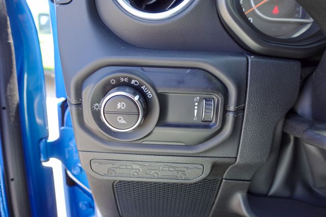new 2025 Jeep Gladiator car, priced at $46,270