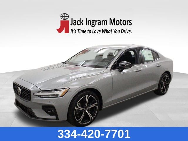 new 2024 Volvo S60 car, priced at $39,527