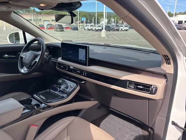 used 2022 Lincoln Nautilus car, priced at $36,999