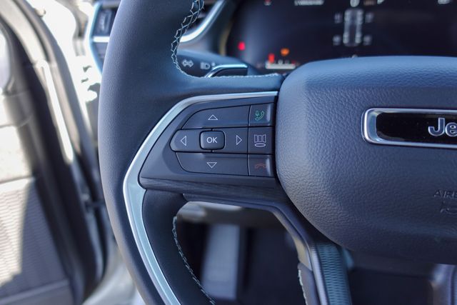 new 2025 Jeep Grand Cherokee car, priced at $42,170