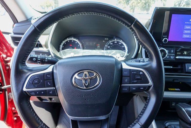 used 2023 Toyota Highlander car, priced at $33,599