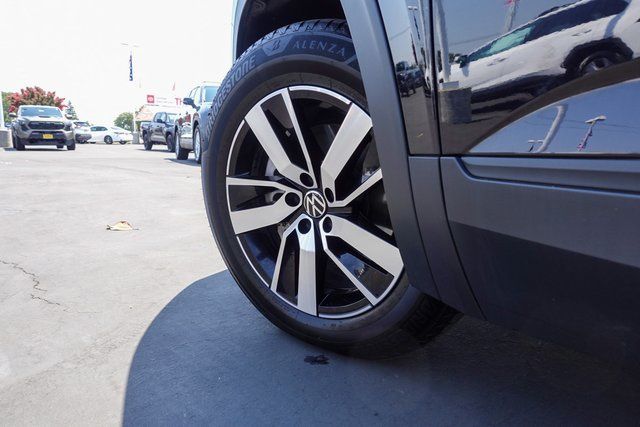 used 2022 Volkswagen Atlas car, priced at $21,999