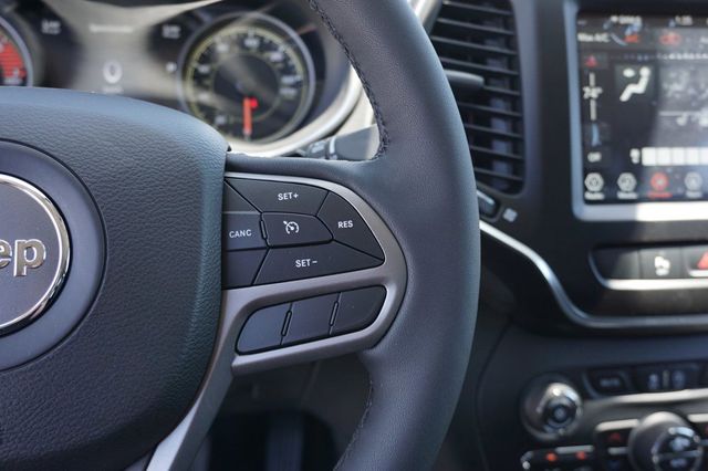 new 2022 Jeep Cherokee car, priced at $25,995