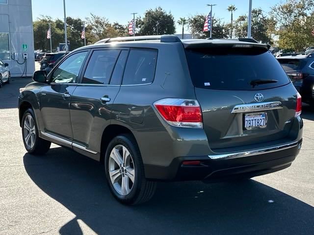 used 2013 Toyota Highlander car, priced at $18,999