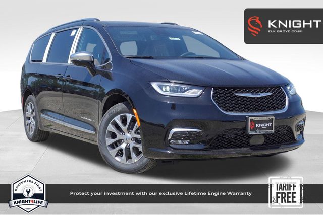 new 2025 Chrysler Pacifica Hybrid car, priced at $47,541