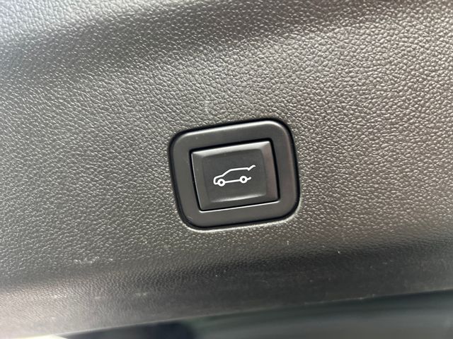 used 2023 GMC Yukon XL car, priced at $57,000