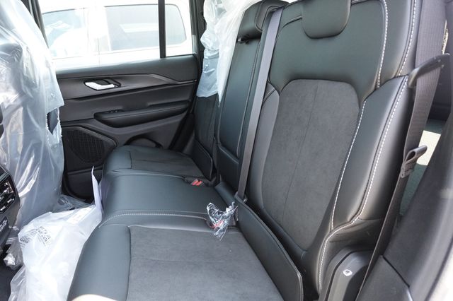 new 2025 Jeep Grand Cherokee car, priced at $38,025