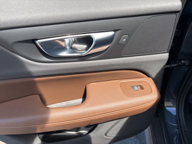 used 2021 Volvo V60 Cross Country car, priced at $27,499